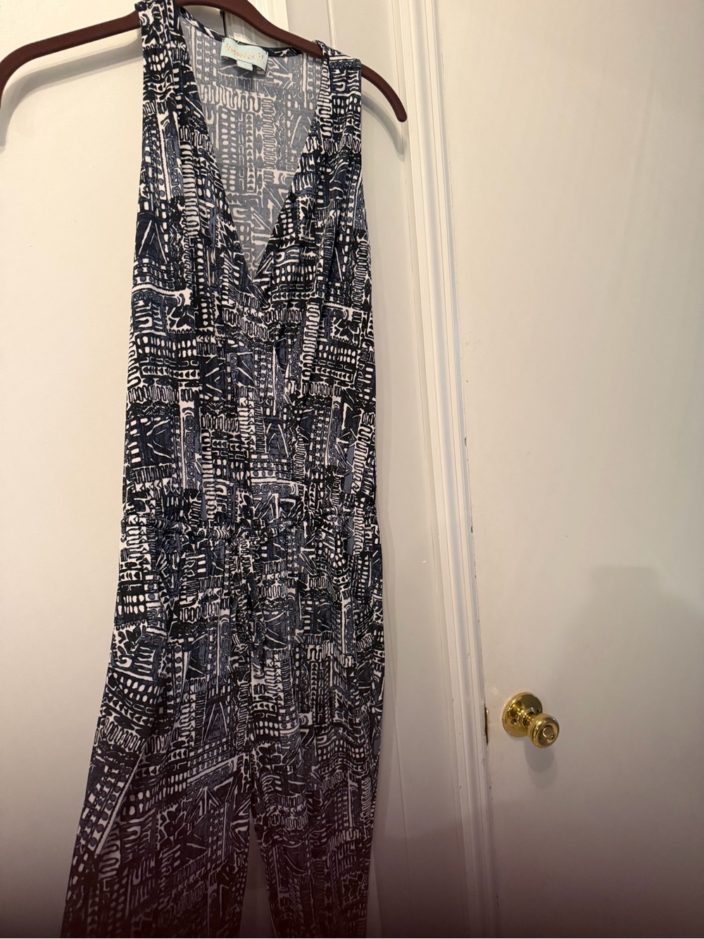 Sleeveless Black & White Printed Maxi Dress